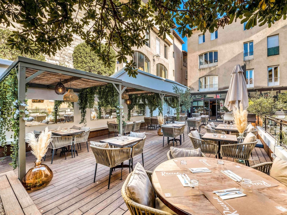 Mercure Pont d'Avignon Centre — 4-Star Luxury Hotel in Avignon, France