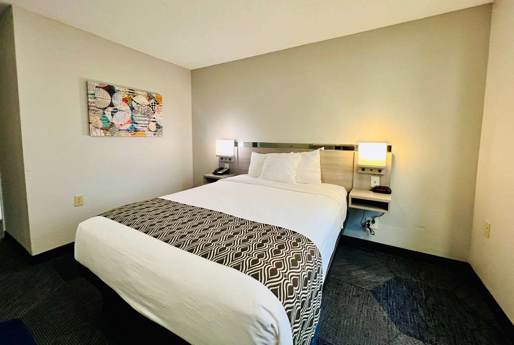 Microtel Inn by Wyndham Georgetown - photo 21