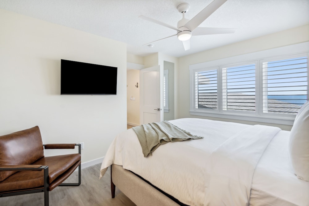 Seahorse Oceanfront Inn - photo 31