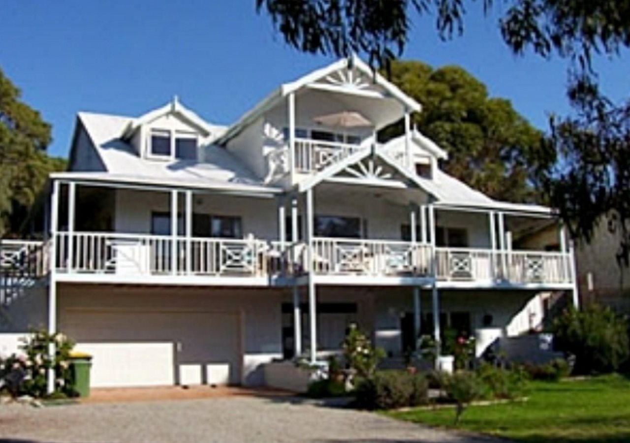 Silver Waters Bed & Breakfast — 4-Star Luxury Hotel in Cowes, Australia