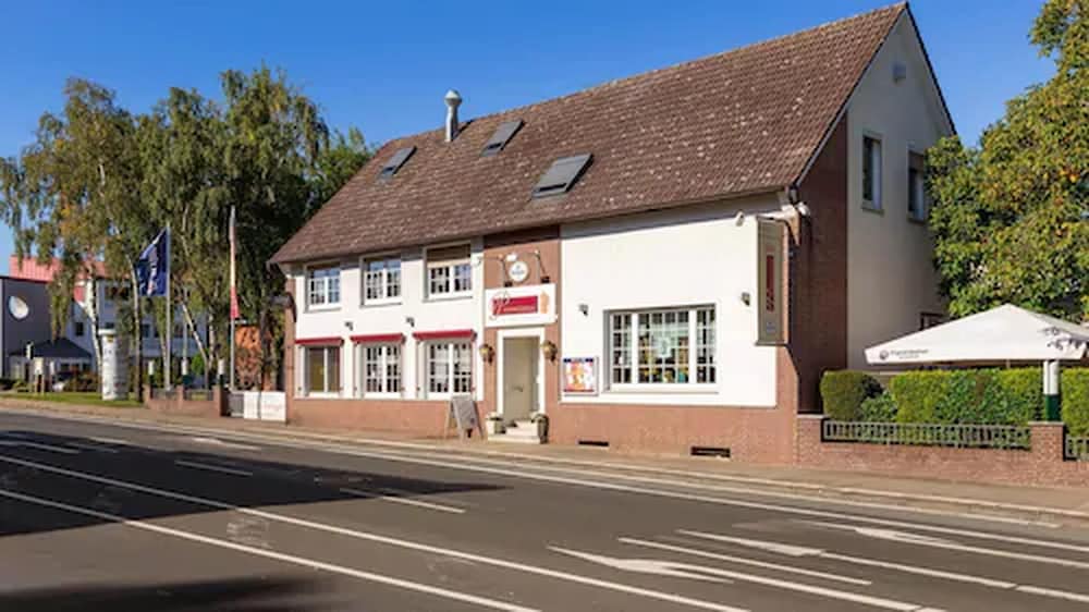 Hotel Pfennigskrug in Herford, Germany