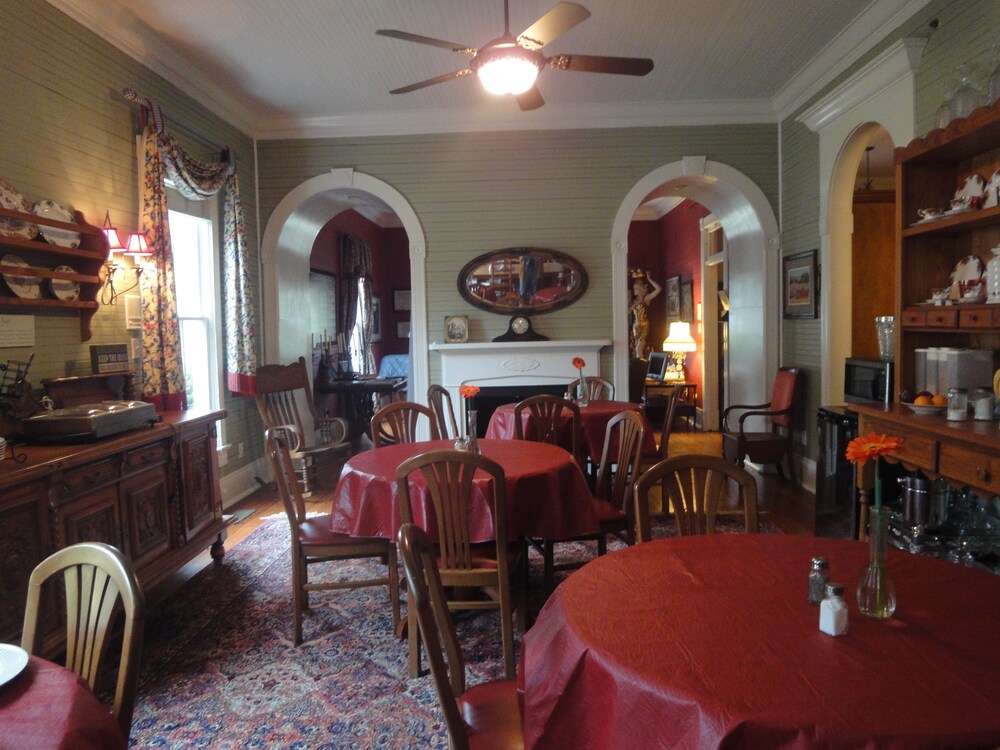 Lake Allatoona Inn - photo 30