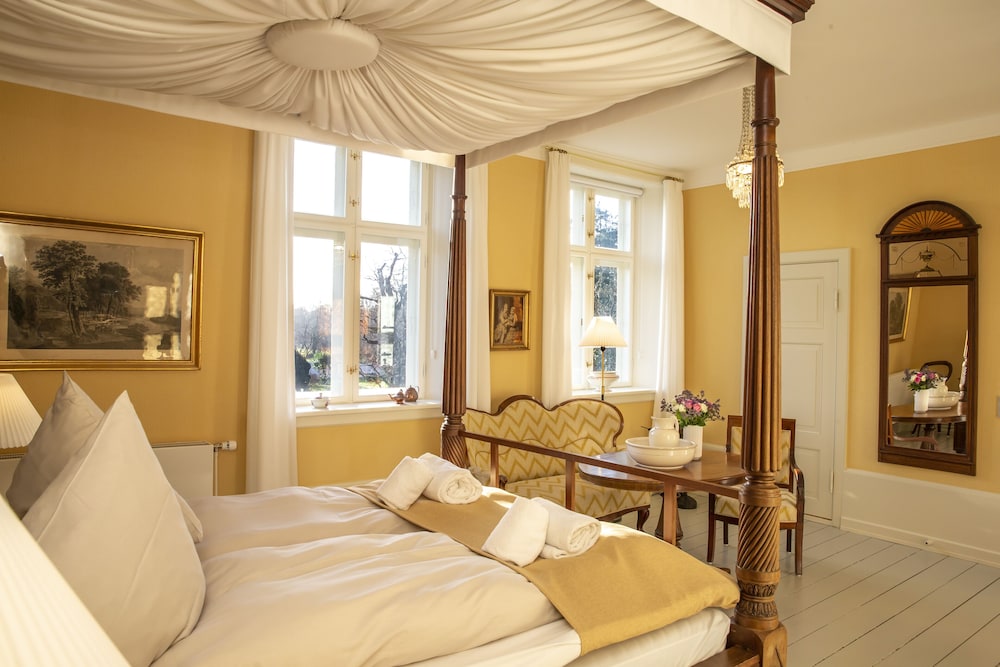 Fuglsang Herregaard Hotel — Nykobing Falster — photo 3