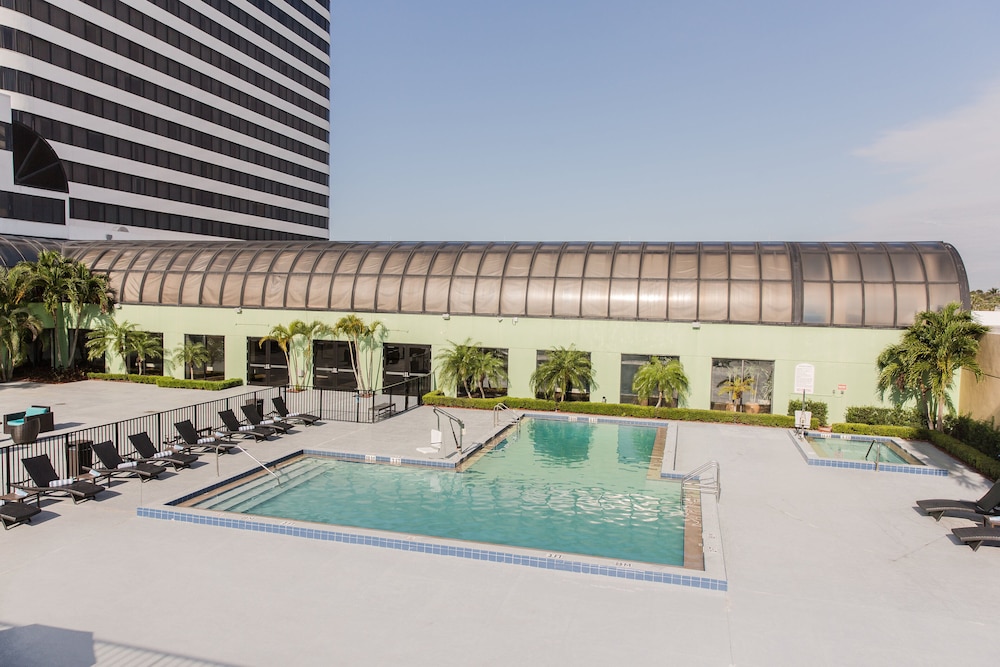 Embassy Suites by Hilton West Palm Beach Central - photo 59