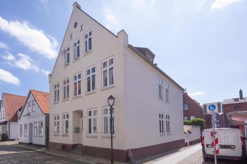 Apartmenthaus Theodor Storm Unter Sternen — 4-Star Luxury Hotel in Husum, Germany