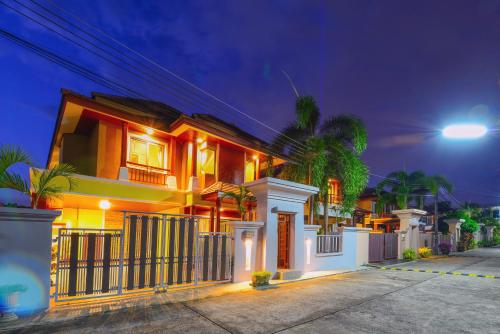74 Patong Villa Walk To Bangla Rd in 10min 3 Room Cozy Modern Style — 4-Star Luxury Hotel in Patong, Thailand