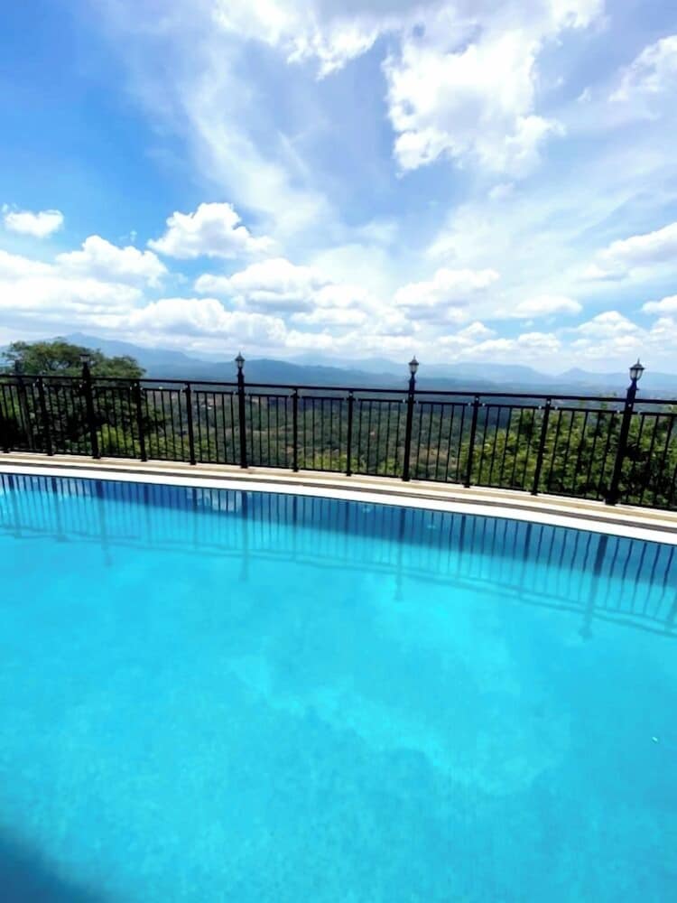 Hotel Sky Gate kandy in Kandy, Sri Lanka