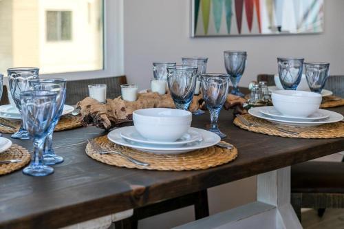 Ocean View 3 Bedrooms Condo just steps from the park pier & water — 4-Star Luxury Hotel in Imperial Beach, United States