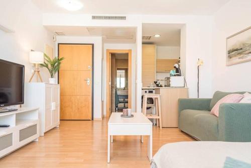 Estudio Con Vistas Y Parking - last minute hotel in Malaga