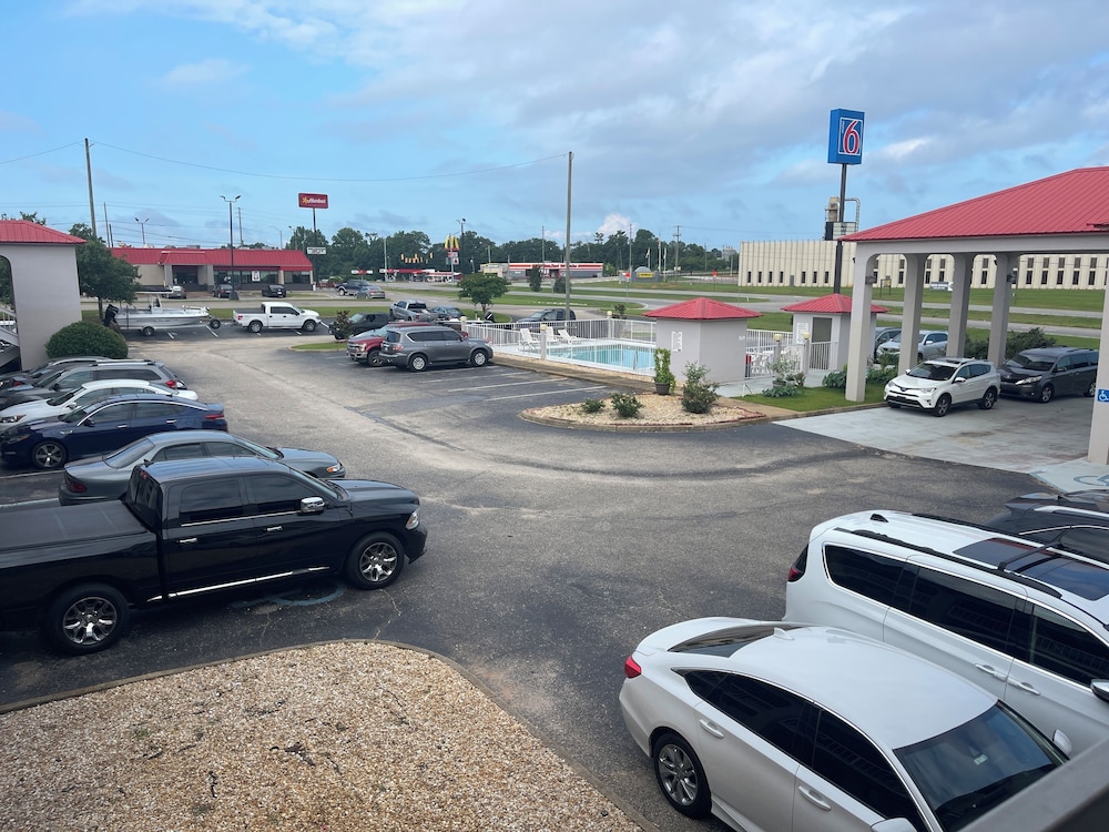 Motel 6 Abbeville AL - featured photo