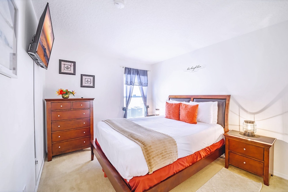 4BR Family Resort Home Private pool & Games Room - photo 24