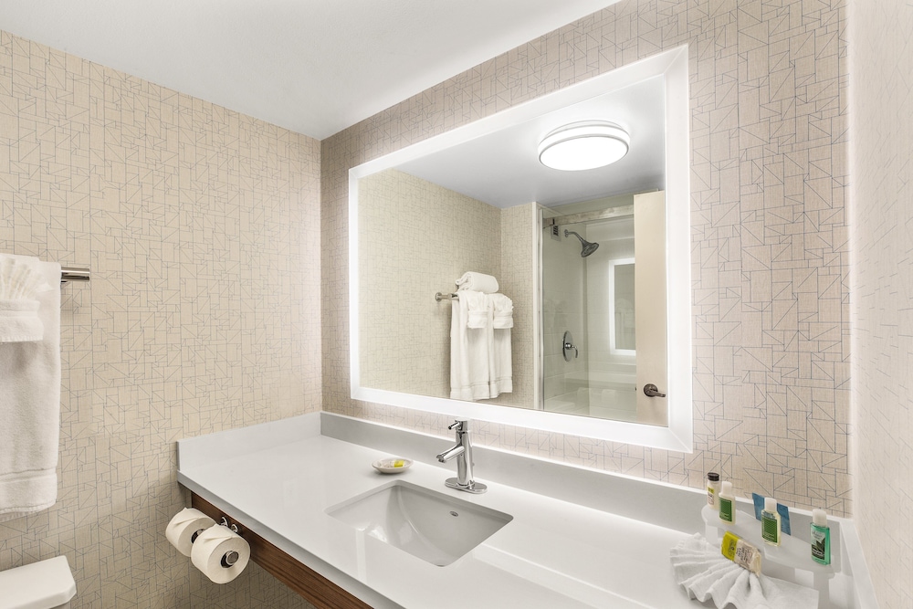 Holiday Inn Express & Suites Tacoma by IHG - photo 10