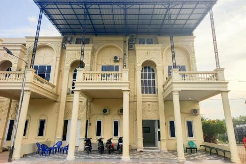 RedDoorz Syariah at Sungai Pinang Muara Bungo — hotel in Muara Bungo