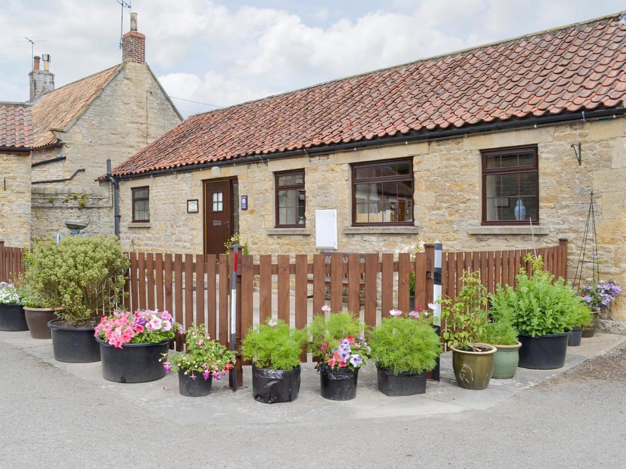 Cow Pasture Cottage Uk2297
