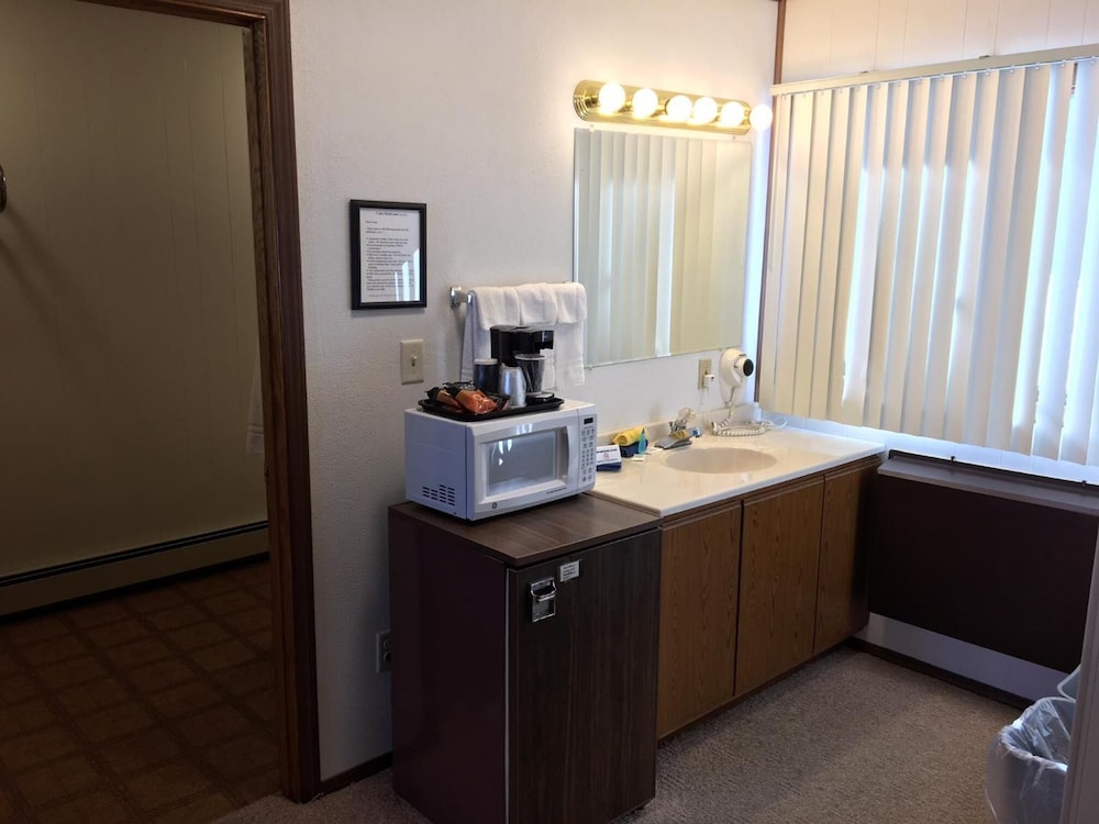 Coho Motel and Suites - photo 24