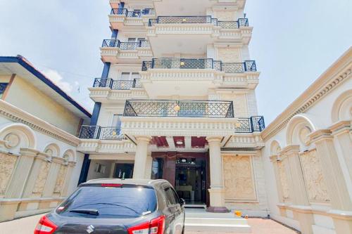 Rose Hotel Bangkalan - last minute hotel in Bangkalan