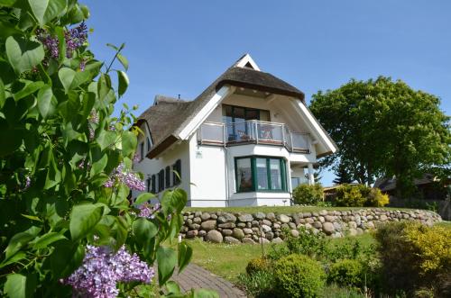 Seedörper Reethus mit Hafenblick Kamin und Sauna — 4-Star Luxury Hotel in Ostseebad Sellin, Germany