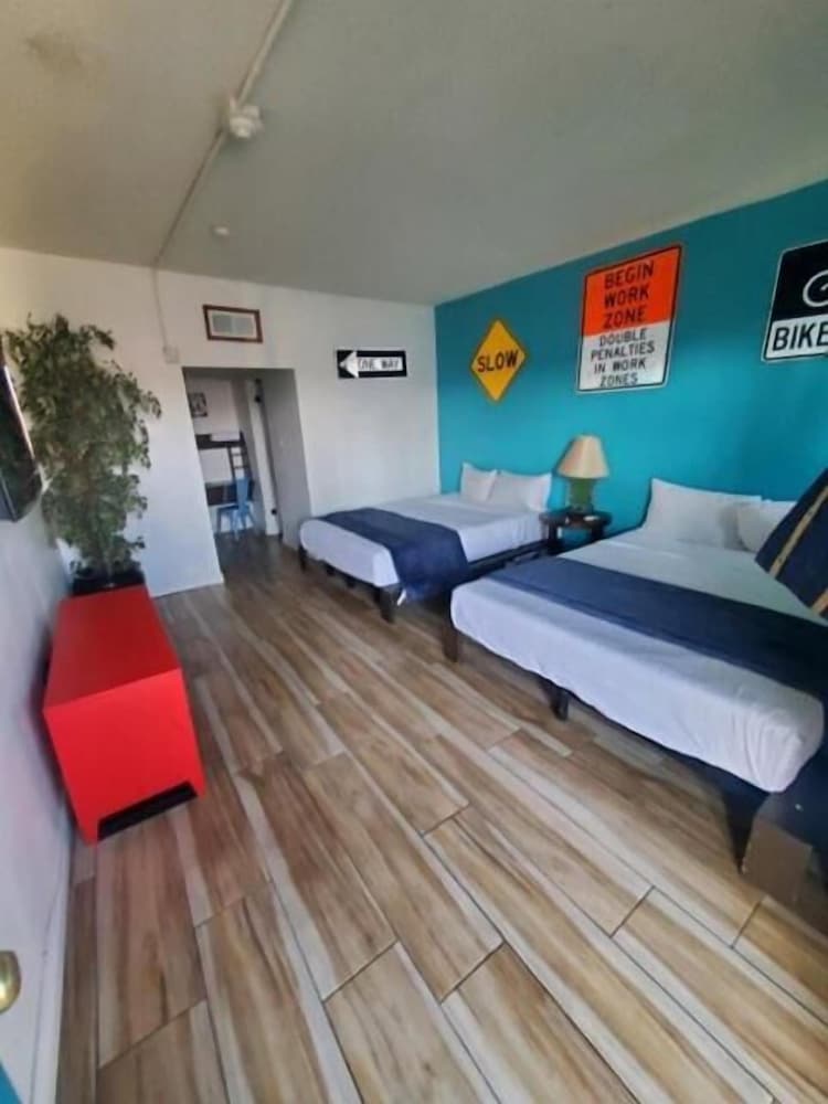 Desert Hills Motel - photo 25
