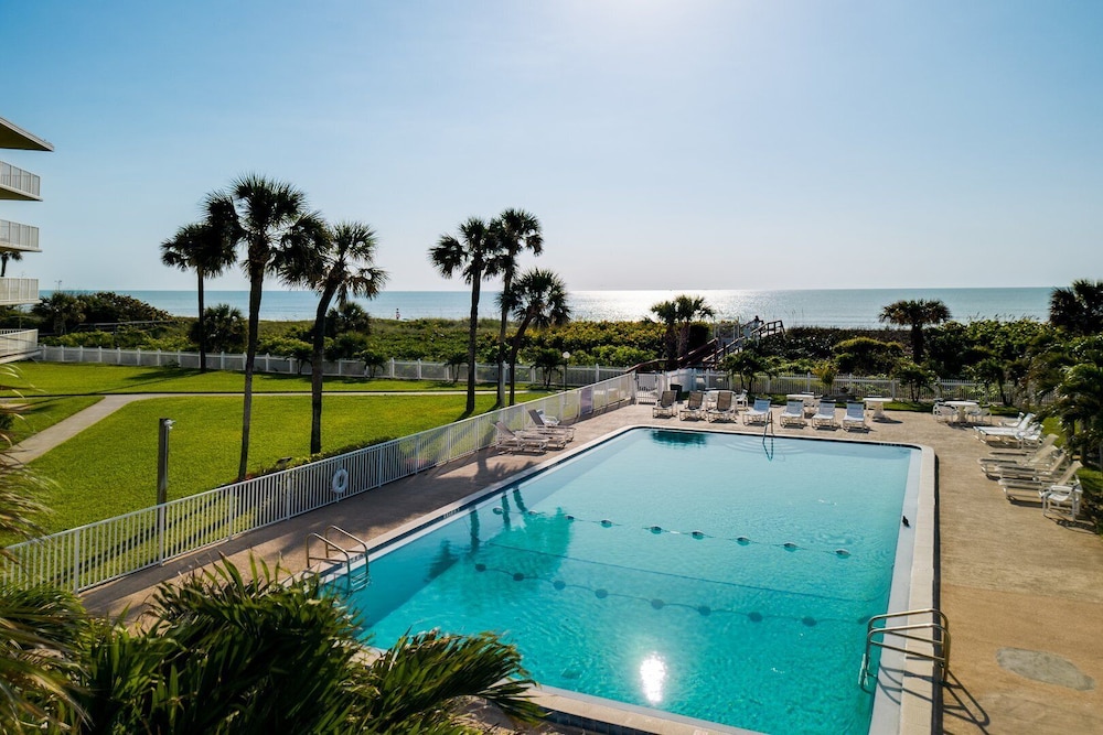 Cocoa Beach Towers by Happy Palm Stays - photo 81