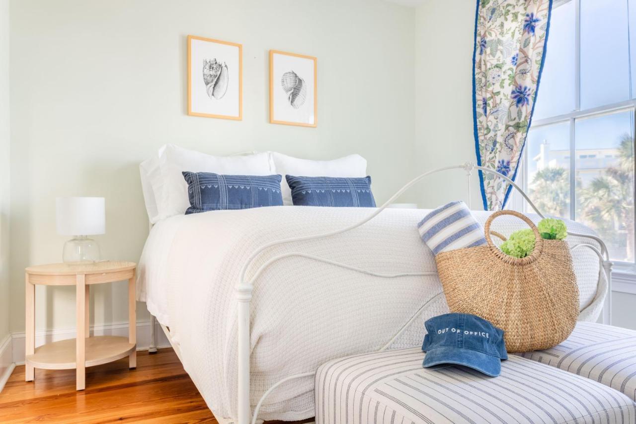 Sea Shell by Avantstay Breezy Beachside Getaway w Rooftop Deck & 6 BRs - photo 21