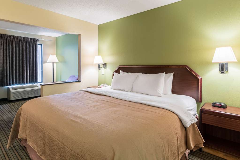 Quality Inn Alexandria - photo 8
