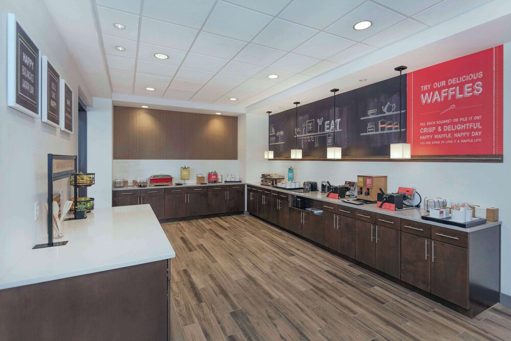 Hampton Inn & Suites Burlington NC - photo 48