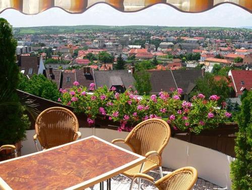 Ferienhaus ApartmanhAz ZalAnki — 4-Star Luxury Hotel in Eger, Hungary