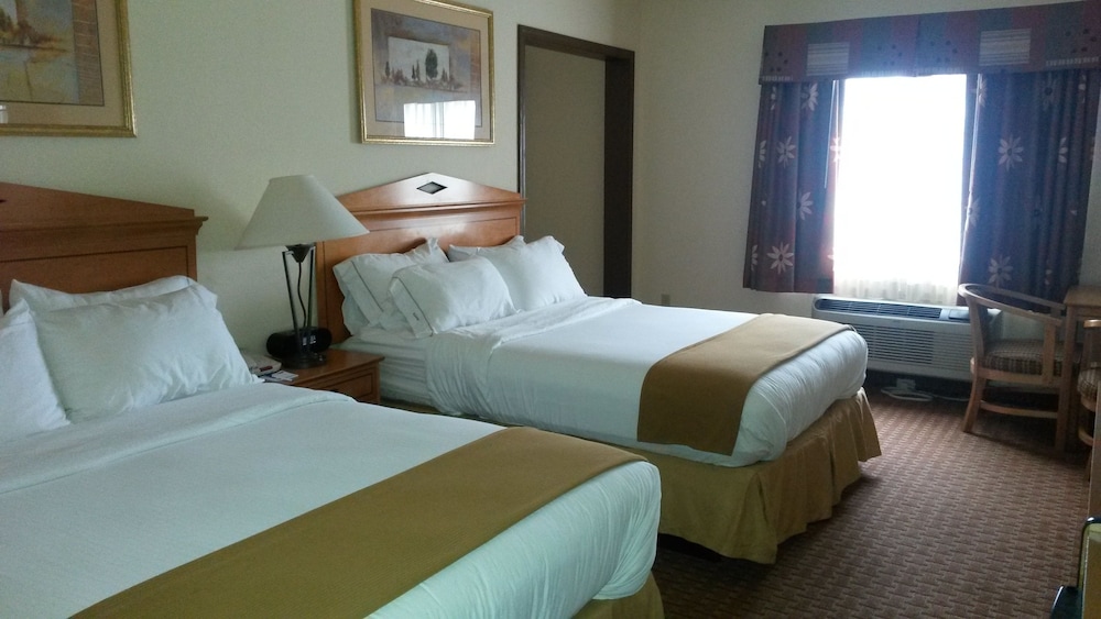 Holiday Inn Express Hotel & Suites Jenks by IHG - photo 5