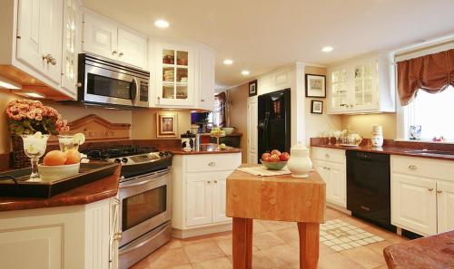 Beach & King Street Inn - photo 6