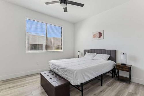 CozySuites Glendale Westgate w pool 16 — 4-Star Luxury Hotel in Glendale, United States