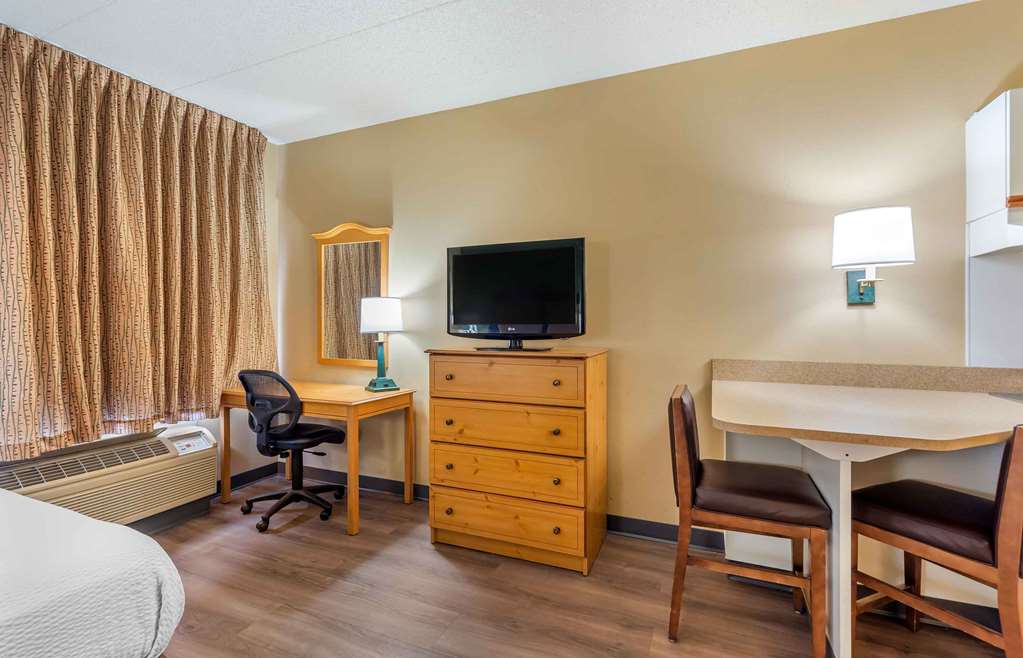 Extended Stay America Select Suites Chicago Lombard Oakbrook - photo 10