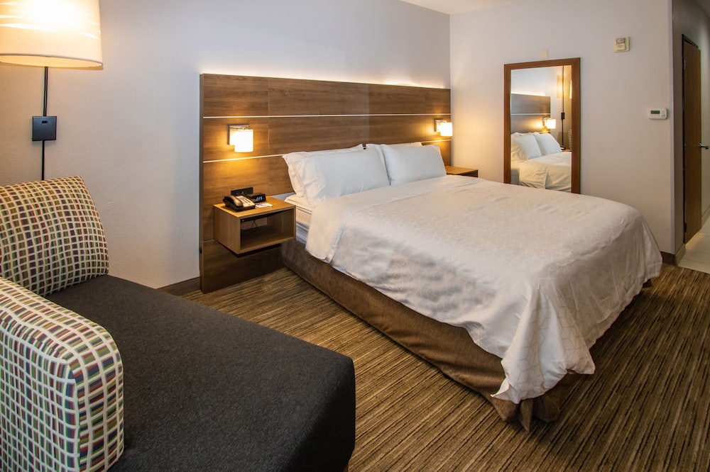 Holiday Inn Express Hotel & Suites Roseville Galleria Area by IHG - photo 38