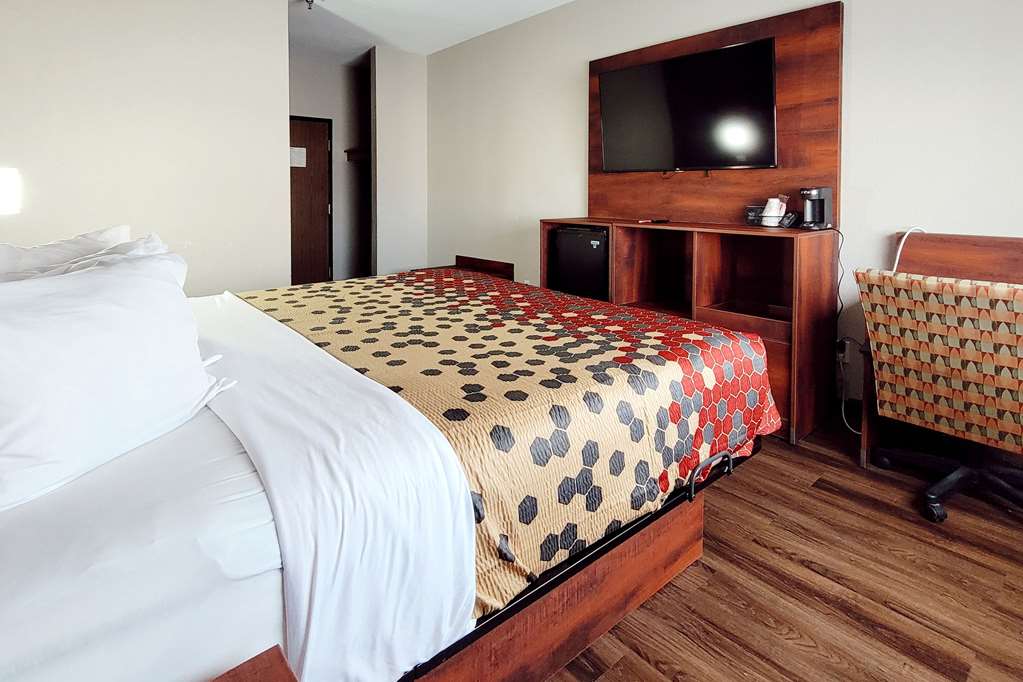 Econo Lodge West North Dakota - photo 2