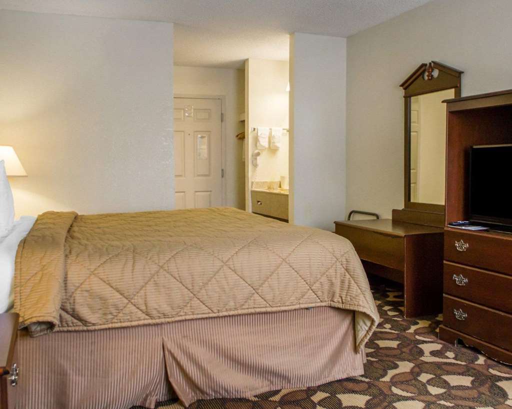 Quality Inn Broken Arrow Tulsa - photo 7