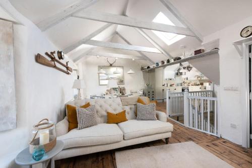 Carvossa Sea Views & Woodburner in Marazion, United Kingdom