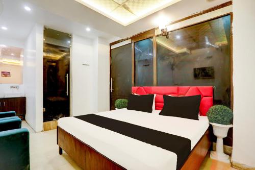 Hotel O Kashish Residency — 4-Star Luxury Hotel in New Delhi, India