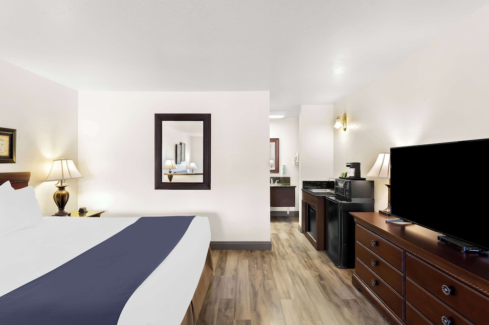 Surestay Plus Hotel by Best Western Susanville - photo 10