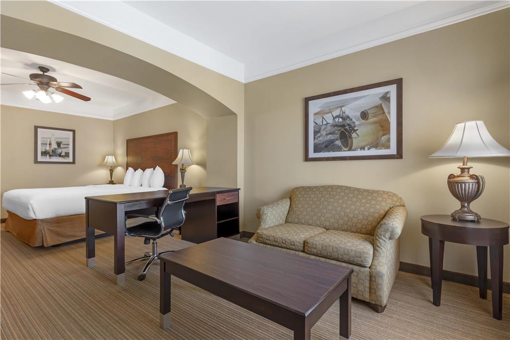 Best Western Plus Monica Royale Inn & Suites - photo 17