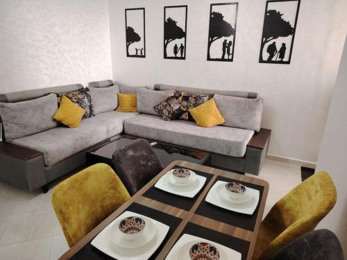 Lumineux Or Et Ebene Maries Et Familles in El Jadid, Morocco