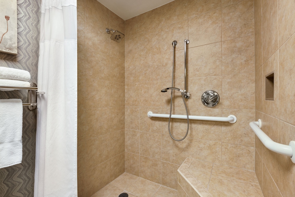 Crowne Plaza Knoxville Downtown University by IHG - photo 15