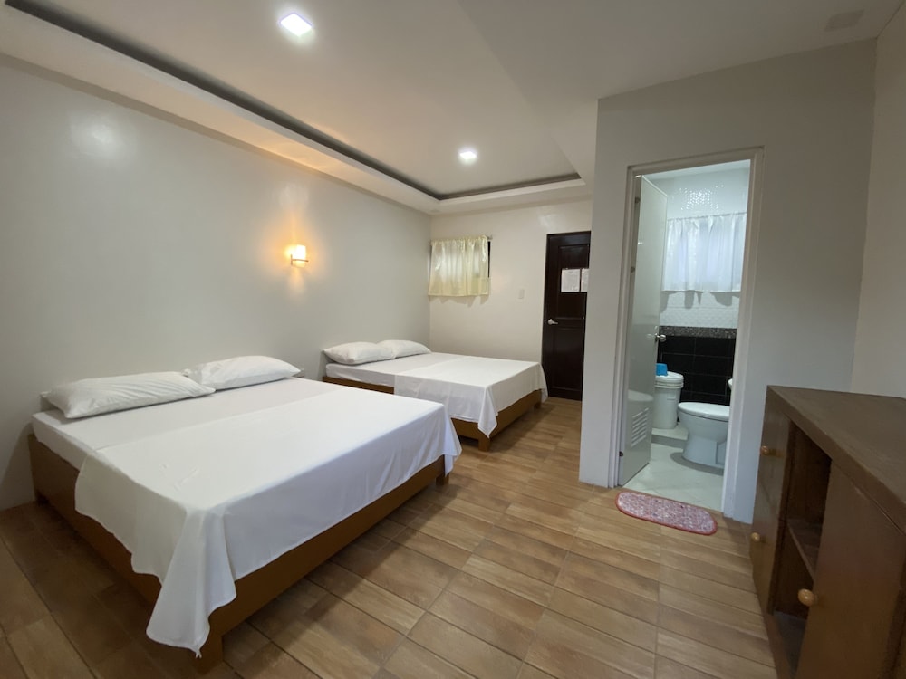 Cerca Parola Beach Resort — Lobo