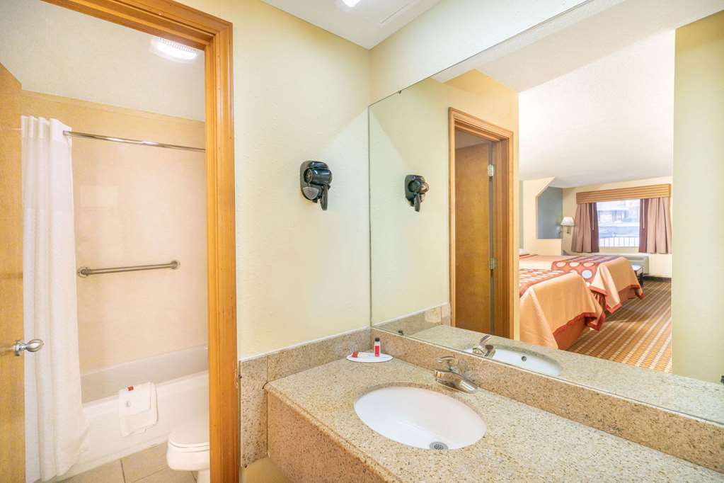Super 8 by Wyndham North Little Rock McCain - photo 9