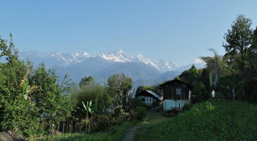 Himalayan Viewpoint - carbon neutral hotel in Unknown City