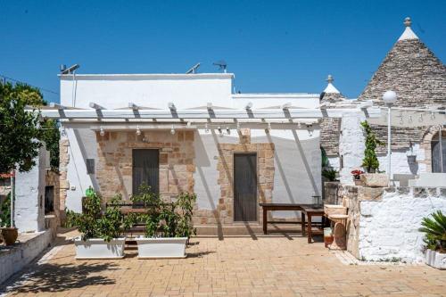L'Uliveto — 4-Star Luxury Hotel in Alberobello, Italy