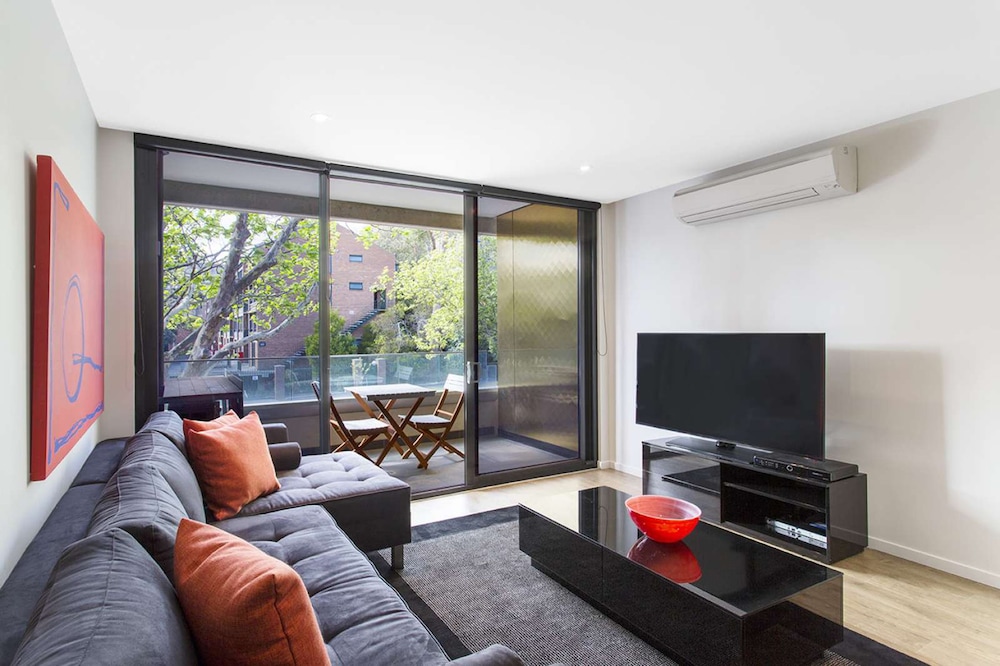 Style In The Heart Of Carlton — 4-Star Luxury Hotel in Carlton, Australia