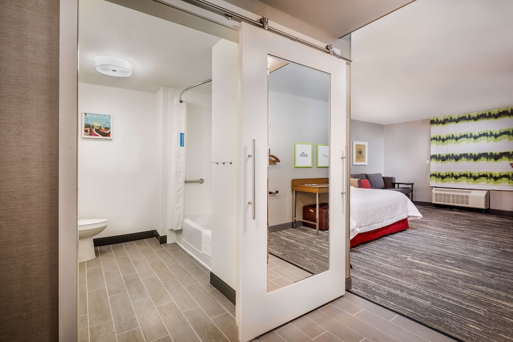 Hampton Inn Paramus - photo 13