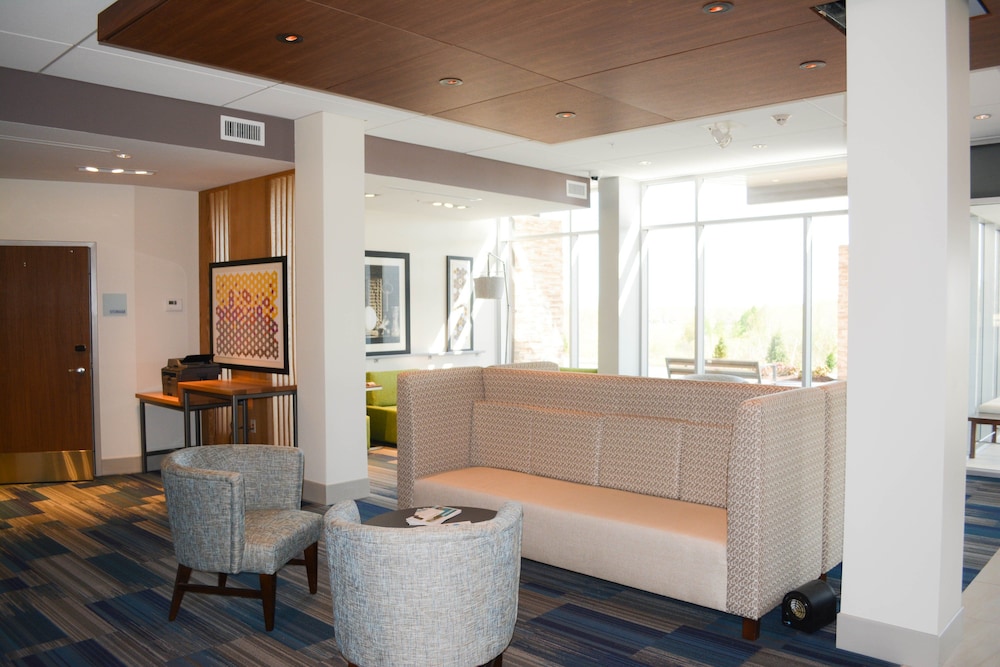 Holiday Inn Express & Suites Oswego by IHG - photo 31