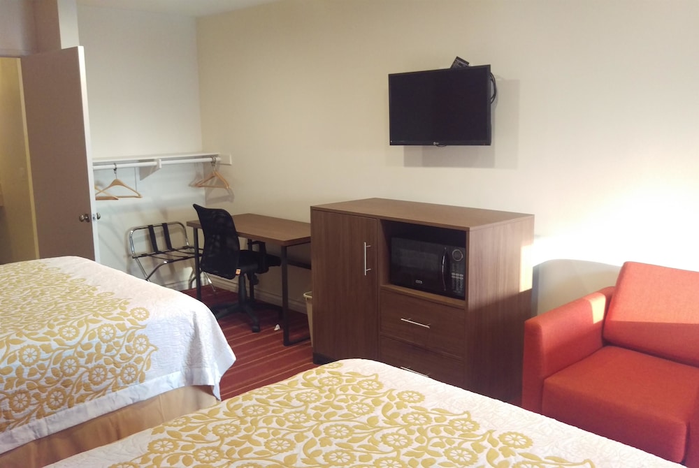 Days Inn by Wyndham Hemet - photo 24