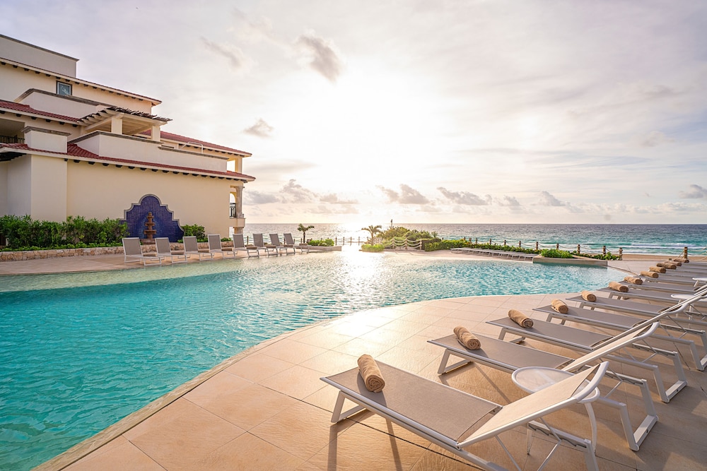 Grand Park Royal Luxury Resort Cancun All Inclusive