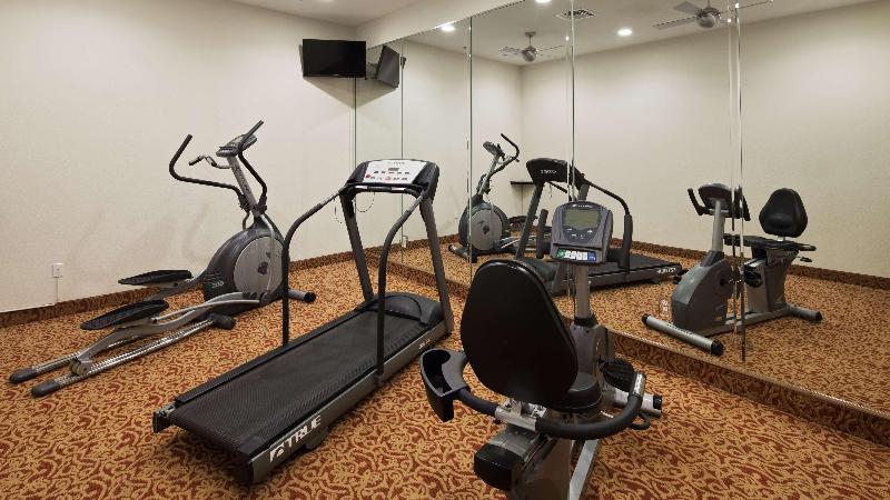 Best Western Cleveland Inn & Suites - photo 28